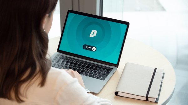 Antivirus 2023 pour Windows: Sécurité renforcée et défense contre les menaces en ligne
