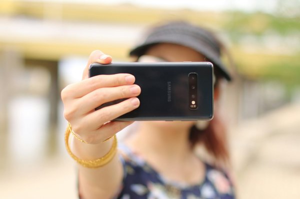 Les meilleurs smartphones pour les amateurs de selfie